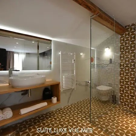 Saint Roch Hotel 3*