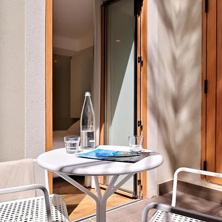 Ξενοδοχείο Saint Roch 3*