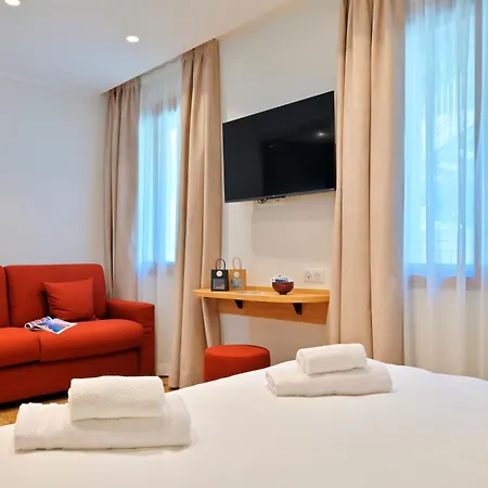 Hotell Saint Roch 3*
